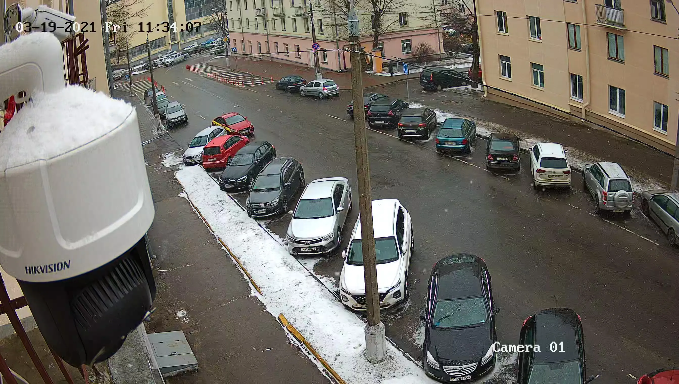 Уличная сцена наблюдения